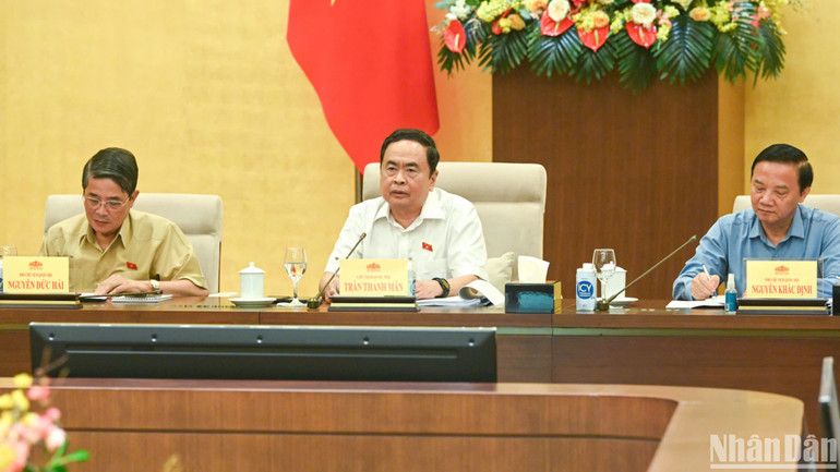 Chủ tịch Quốc hội Trần Thanh Mẫn phát biểu ý kiến tại phiên họp. (Ảnh: DUY LINH) Chủ tịch Quốc hội Trần Thanh Mẫn phát biểu ý kiến tại phiên họp. (Ảnh: DUY LINH)