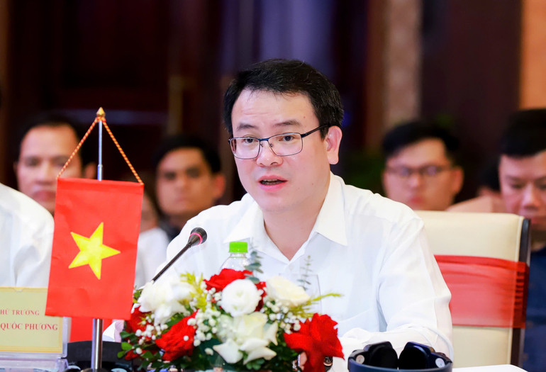 Thứ trưởng Kế hoạch và Đầu tư Trần Quốc Phương, Phó Chủ tịch Ủy ban hợp tác Việt Nam-Lào, phát biểu tại hội nghị. (Ảnh: THÀNH DUY)