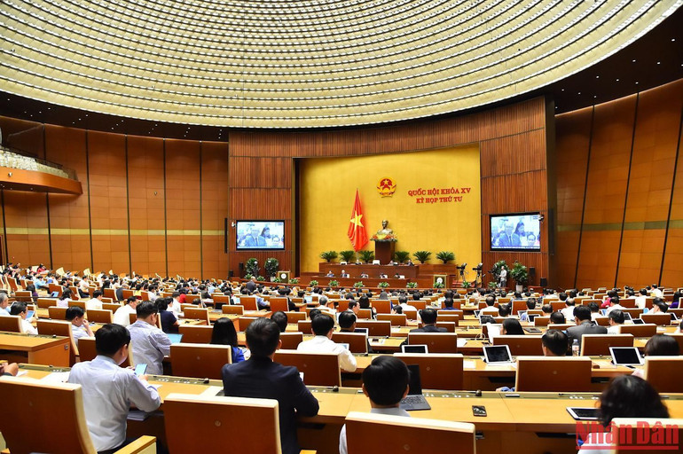 Quang cảnh phiên họp chiều 31/10. Ảnh: THỦY NGUYÊN