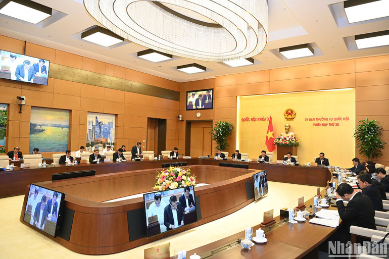 Quang cảnh phiên họp. (Ảnh: DUY LINH)