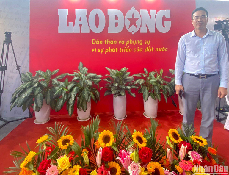 Ông Nguyễn Tiến Dũng bày tỏ sự thích thú về Hội Báo toàn quốc 2023. (Ảnh: NGỌC KHÁNH) Ông Nguyễn Tiến Dũng bày tỏ sự thích thú về Hội Báo toàn quốc 2023. (Ảnh: NGỌC KHÁNH)