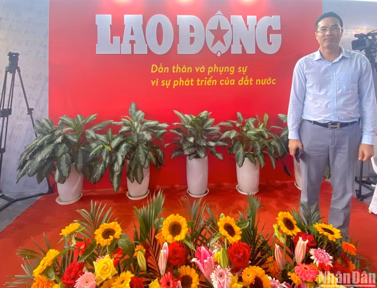 Ông Nguyễn Tiến Dũng bày tỏ sự thích thú về Hội Báo toàn quốc 2023. (Ảnh: NGỌC KHÁNH)