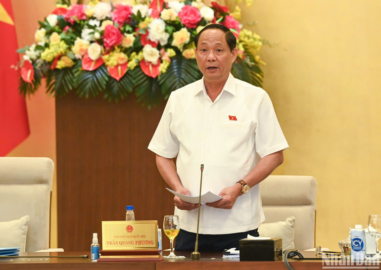 Phó Chủ tịch Quốc hội Trần Quang Phương điều hành nội dung phiên họp. (Ảnh: DUY LINH)