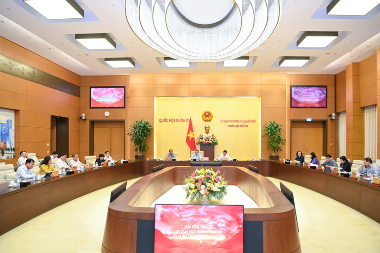 Quang cảnh phiên họp chiều 25/9. (Ảnh: DUY LINH) Quang cảnh phiên họp chiều 25/9. (Ảnh: DUY LINH)