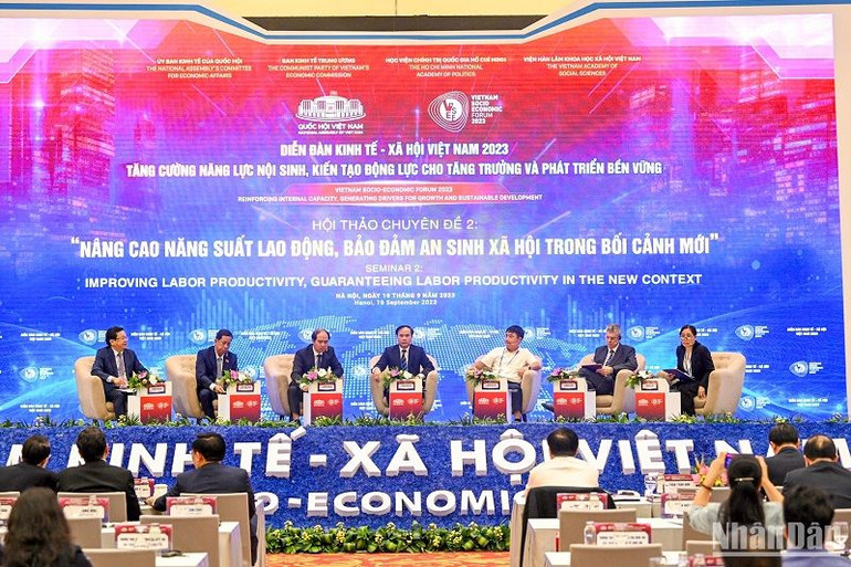 Quang cảnh hội thảo chuyên đề về nâng cao năng suất lao động, bảo đảm an sinh xã hội trong bối cảnh mới. (Ảnh: DUY LINH)