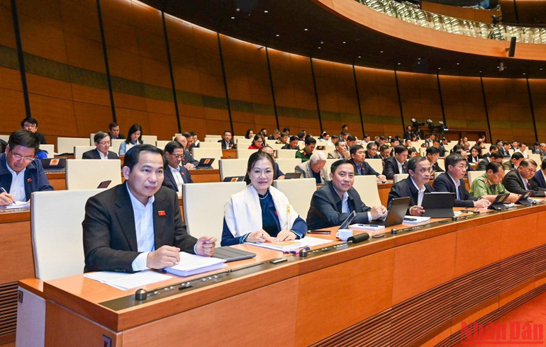 Các đại biểu Quốc hội tham dự phiên họp chiều 20/10. (Ảnh: DUY LINH)