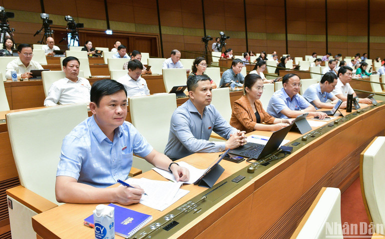 Các đại biểu Quốc hội dự phiên họp chiều 25/6. (Ảnh: DUY LINH)