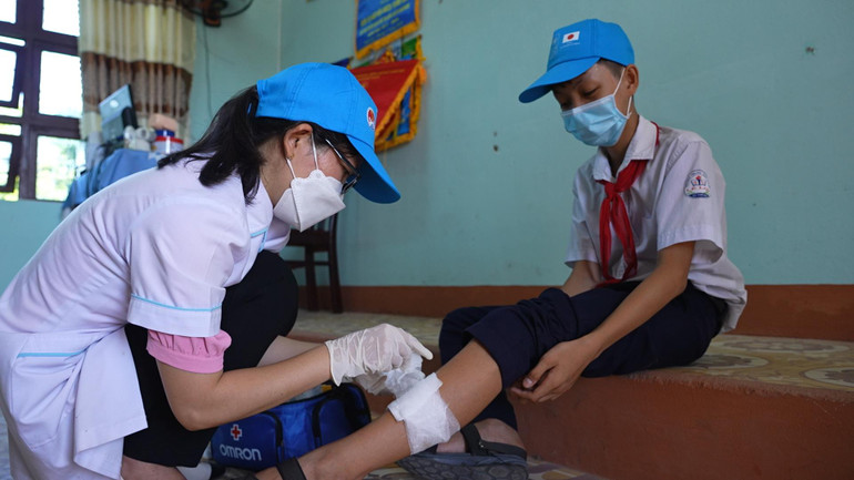 Diễn tập sơ cứu chấn thương. (Ảnh: UNDP)