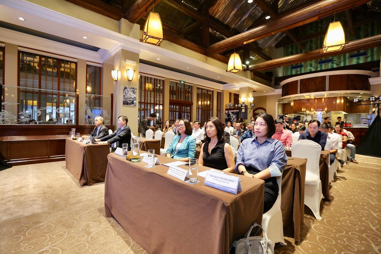 Các đại biểu dự Lễ tổng kết Chương trình đào tạo Chuyển đổi số báo chí Việt Nam chiều 18/11 tại Hà Nội.