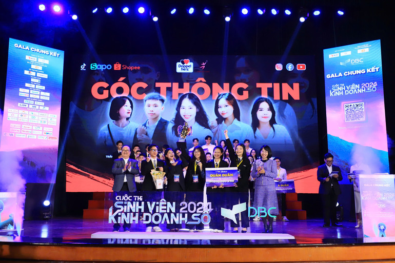 Đội thi "Góc thông tin" - Đại học Kinh tế Quốc dân giành chức Quán quân chung cuộc của Cuộc thi Sinh viên Kinh doanh số 2024.