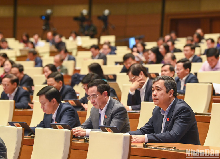 Các đại biểu dự phiên họp. (Ảnh: DUY LINH) Các đại biểu dự phiên họp. (Ảnh: DUY LINH)