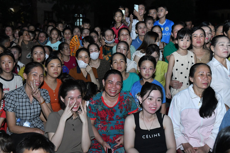 Chương trình thu hút sự tham gia hưởng ứng nhiệt tình của đông đảo người dân địa phương. (Ảnh: ĐĂNG KHOA) Chương trình thu hút sự tham gia hưởng ứng nhiệt tình của đông đảo người dân địa phương. (Ảnh: ĐĂNG KHOA)