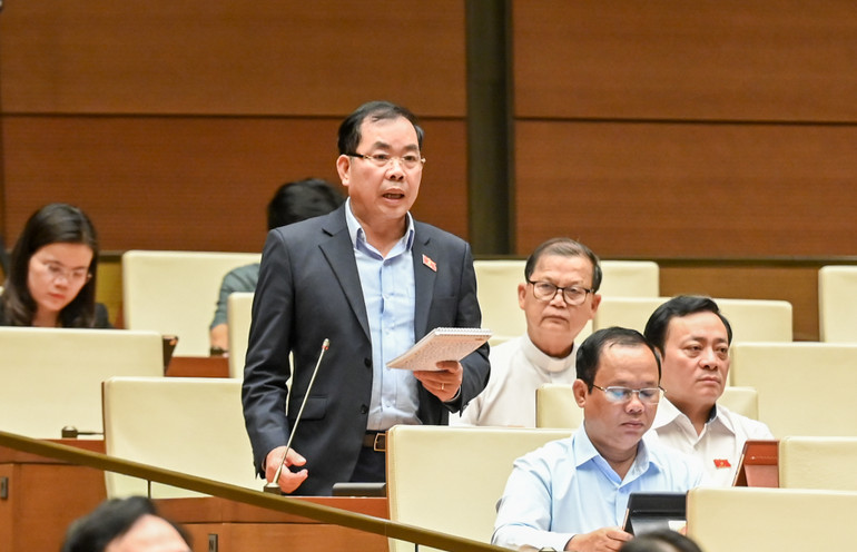 Đại biểu Nguyễn Quang Huân (Đoàn Bình Dương). (Ảnh: BÙI GIANG)