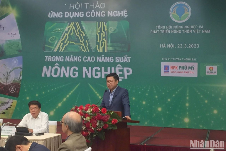 Ông Nguyễn Quốc Toản, Giám đốc Trung tâm Chuyển đổi số và Thống kê nông nghiệp, Bộ Nông nghiệp và Phát triển nông thôn phát biểu tại hội thảo. (Ảnh: VĂN TOẢN) Ông Nguyễn Quốc Toản, Giám đốc Trung tâm Chuyển đổi số và Thống kê nông nghiệp, Bộ Nông nghiệp và Phát triển nông thôn phát biểu tại hội thảo. (Ảnh: VĂN TOẢN)