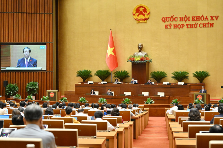 Quang cảnh phiên họp sáng 22/5. (Ảnh: THỦY NGUYÊN)