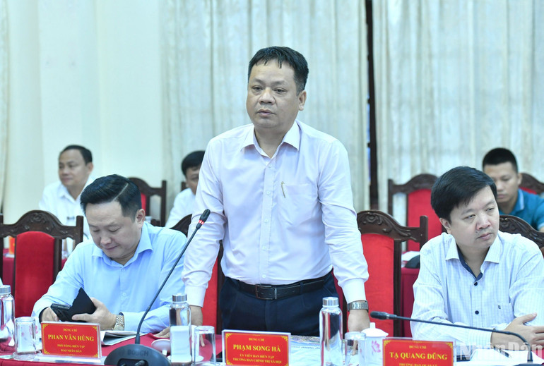 Đồng chí Phạm Song Hà, Ủy viên Ban Biên tập, Trưởng Ban Chính trị-Xã hội, Báo Nhân Dân bày tỏ mong muốn tới đây, trên cơ sở hợp tác giữa lãnh đạo Báo Nhân Dân và tỉnh Nghệ An, tuyên truyền về các vấn đề chính trị-xã hội của tỉnh Nghệ An trên Báo Nhân Dân sẽ tiếp tục được tăng cường, hiệu quả.