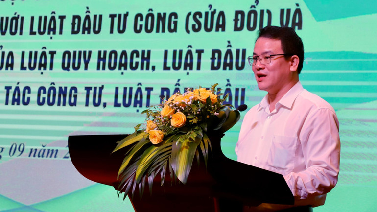 Thứ trưởng Kế hoạch và Đầu tư Trần Quốc Phương phát biểu khai mạc Hội thảo.