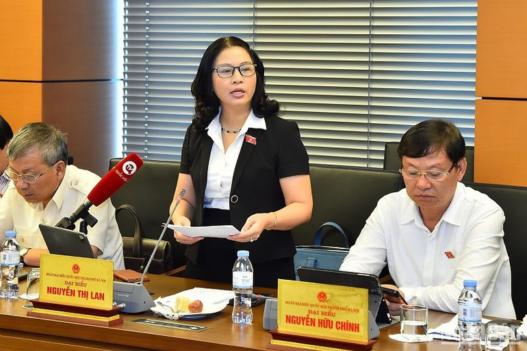 Đại biểu Nguyễn Thị Lan góp ý kiến vào dự thảo Luật Đất đai (sửa đổi). (Ảnh: THỦY NGUYÊN) Đại biểu Nguyễn Thị Lan góp ý kiến vào dự thảo Luật Đất đai (sửa đổi). (Ảnh: THỦY NGUYÊN)