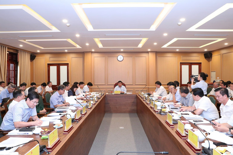 Quang cảnh phiên họp.