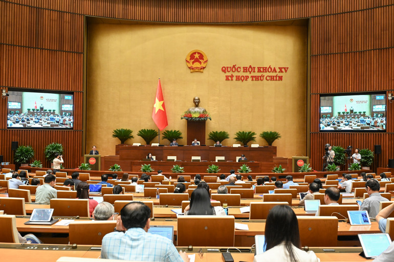 Quang cảnh phiên họp ở hội trường sáng 20/5. (Ảnh: BÙI GIANG)