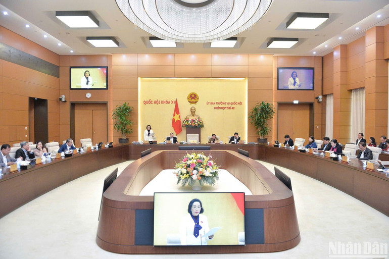 Quang cảnh phiên họp. (Ảnh: DUY LINH)