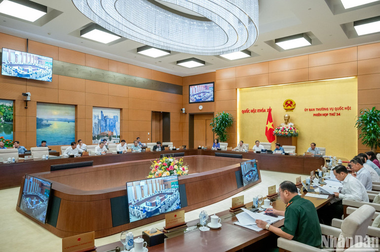 Quang cảnh phiên họp. (Ảnh: DUY LINH)