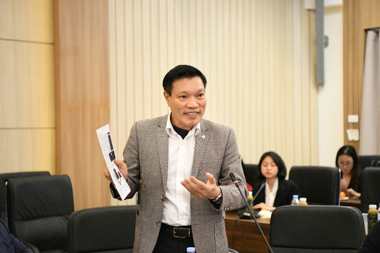 TS Vũ Thái Hồng - Viện trưởng Viện Khoa học Công nghệ Thể thao phát biểu ý kiến. (Ảnh: BÙI GIANG-KHẮC ANH)