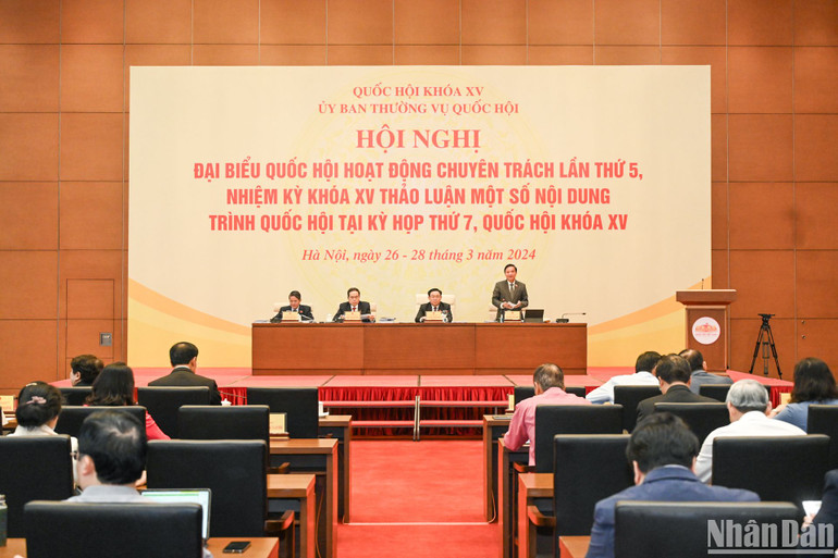 Quang cảnh phiên thảo luận. (Ảnh: DUY LINH)