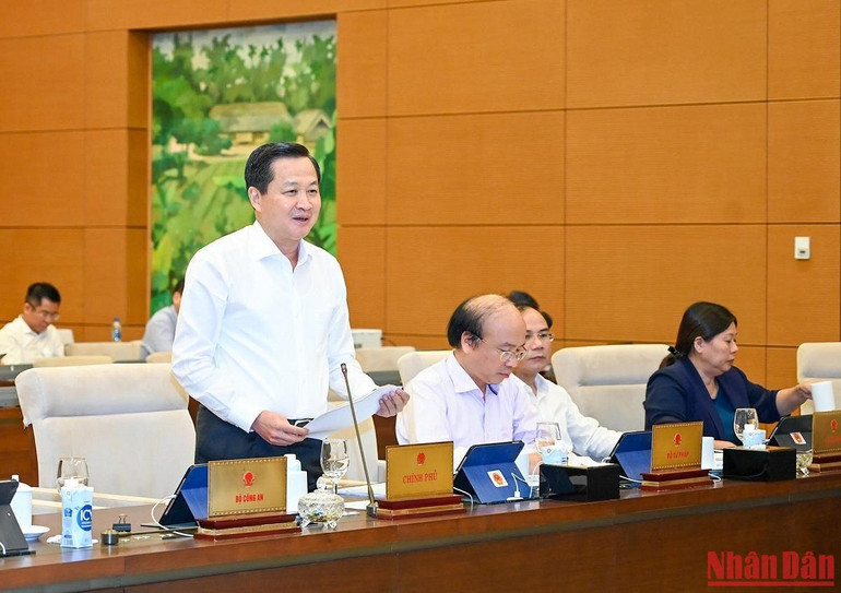 Phó Thủ tướng Chính phủ Lê Minh Khái phát biểu ý kiến tại phiên họp. (Ảnh: DUY LINH)