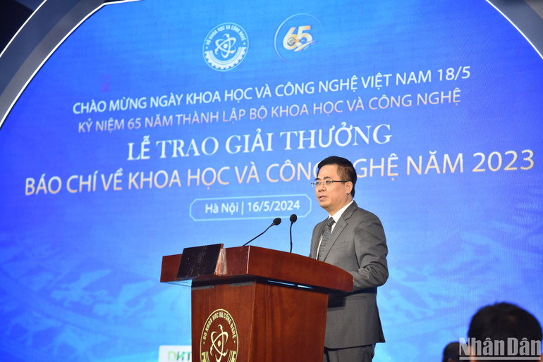 Thứ trưởng Khoa học và Công nghệ Nguyễn Hoàng Giang phát động Giải thưởng báo chí về khoa học và công nghệ năm 2024. (Ảnh: NHẬT QUANG)