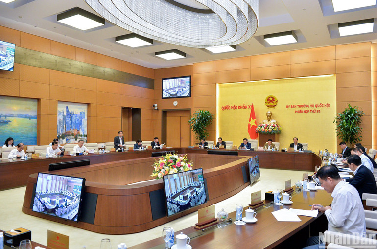 Toàn cảnh phiên họp. (Ảnh: DUY LINH)