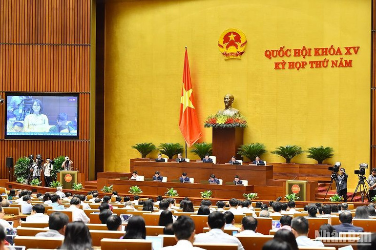 Quang cảnh phiên thảo luận sáng 1/6. (Ảnh: THỦY NGUYÊN)