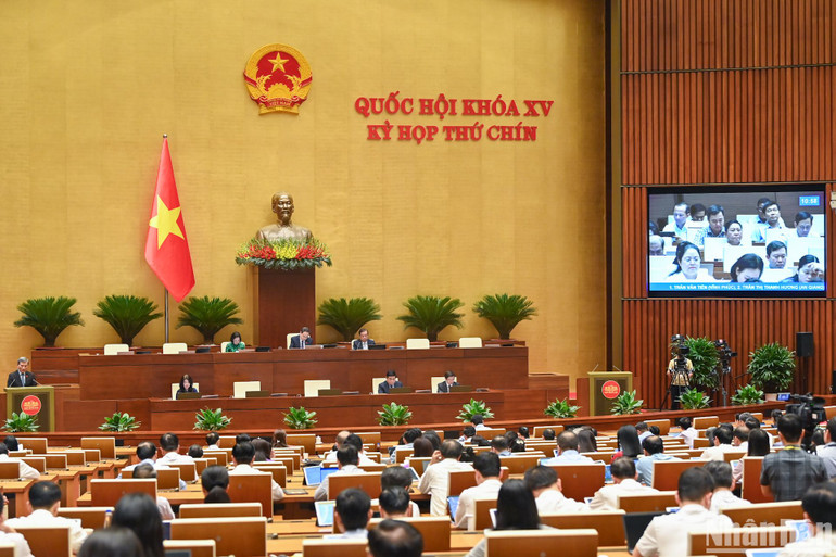 Quang cảnh phiên thảo luận ở hội trường chiều 9/5. (Ảnh: DUY LINH) Quang cảnh phiên thảo luận ở hội trường chiều 9/5. (Ảnh: DUY LINH)