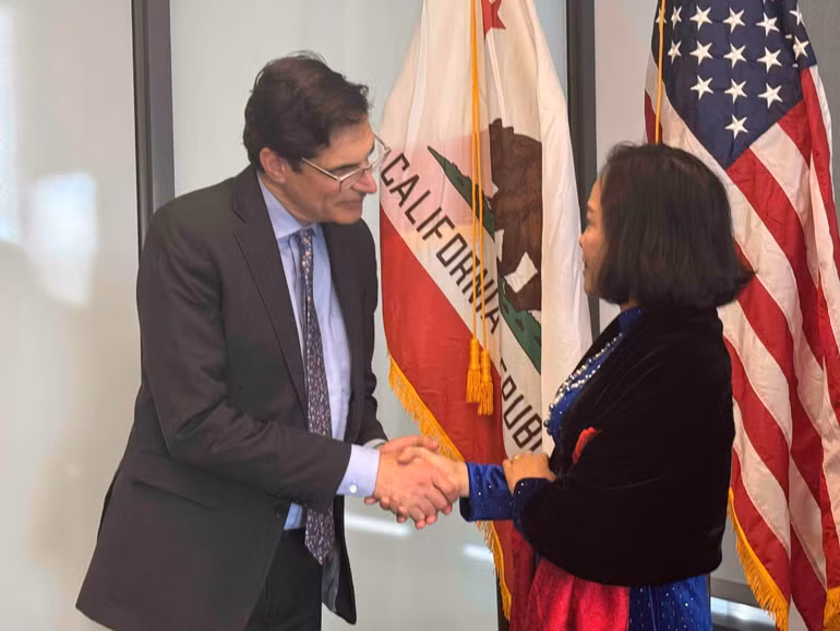 Phó Chủ tịch Quốc hội Nguyễn Thị Thanh gặp gỡ Thượng nghị sĩ Josh Becker, Chủ tịch Ủy ban Năng lượng, Tiện ích và Truyền thông Thượng viện bang California.