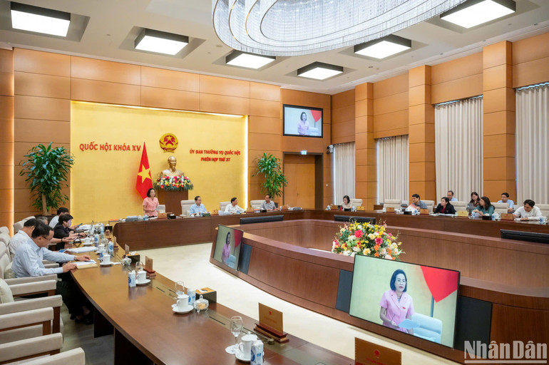 Quang cảnh phiên họp. (Ảnh: DUY LINH)