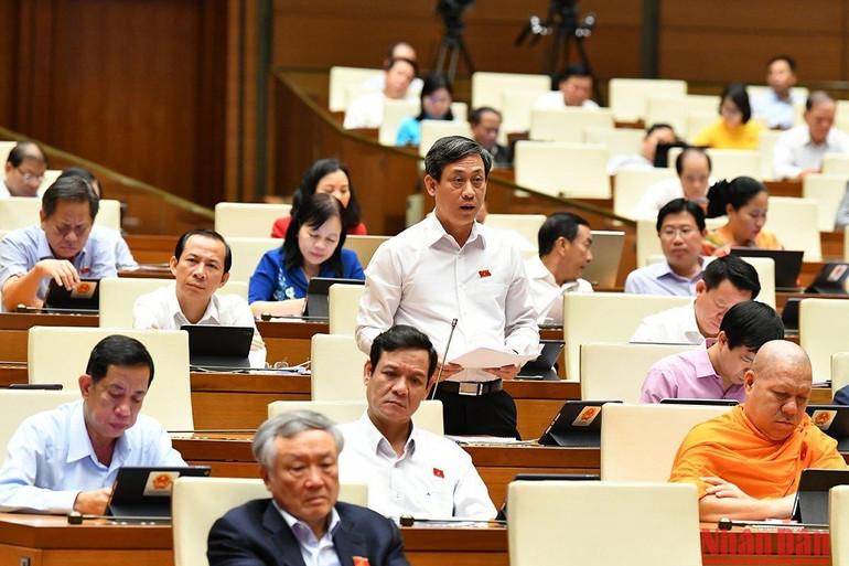 Đại biểu Mai Văn Hải (Thanh Hóa) phát biểu trong phiên thảo luận. (Ảnh: THỦY NGUYÊN)