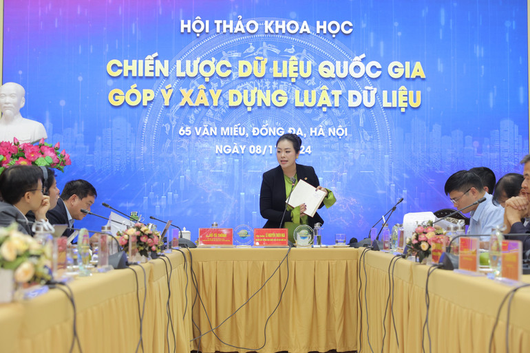 Bà Lê Nguyễn Thiên Nga, Viện trưởng Viện Quản trị Chính sách và Chiến lược phát triển, chủ trì Đề án “Từ Chính sách ra Cuộc sống”, phát biểu tại hội thảo. Bà Lê Nguyễn Thiên Nga, Viện trưởng Viện Quản trị Chính sách và Chiến lược phát triển, chủ trì Đề án “Từ Chính sách ra Cuộc sống”, phát biểu tại hội thảo.