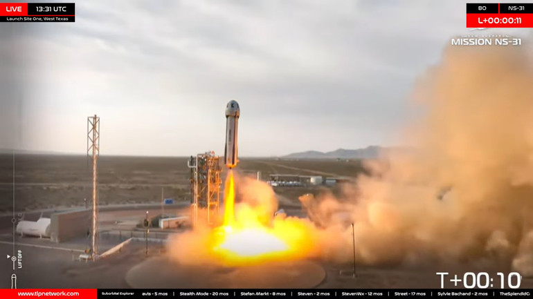 Tàu New Shepard rời bệ phóng tại Van Horn, Texas, Hoa Kỳ, mang theo phi hành đoàn toàn nữ đầu tiên của Blue Origin vào không gian.