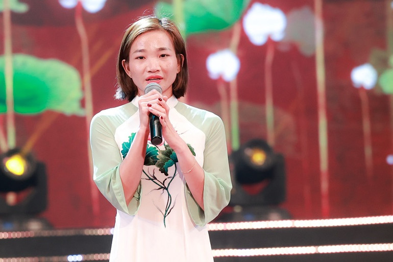 Vận động viên Nguyễn Thị Oanh chia sẻ trong chương trình giao lưu.