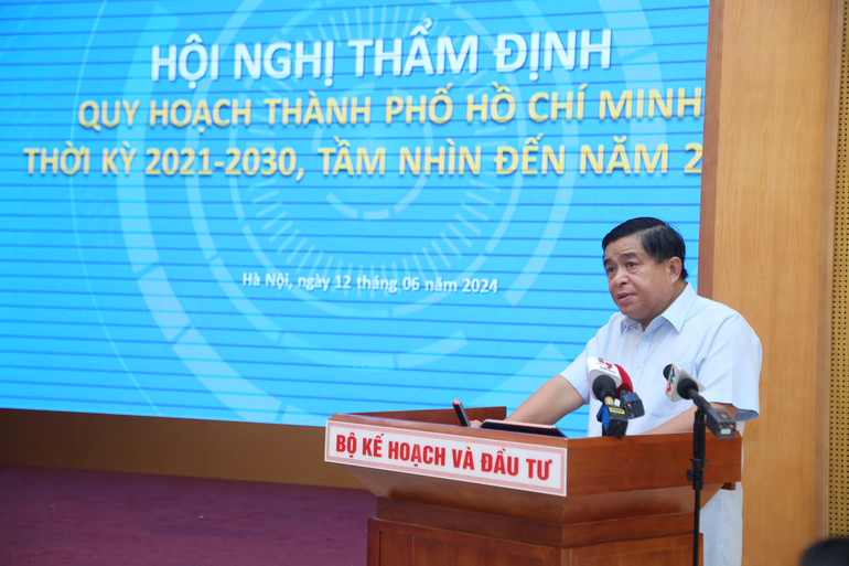 Bộ trưởng Kế hoạch và Đầu tư Nguyễn Chí Dũng phát biểu khai mạc hội nghị.