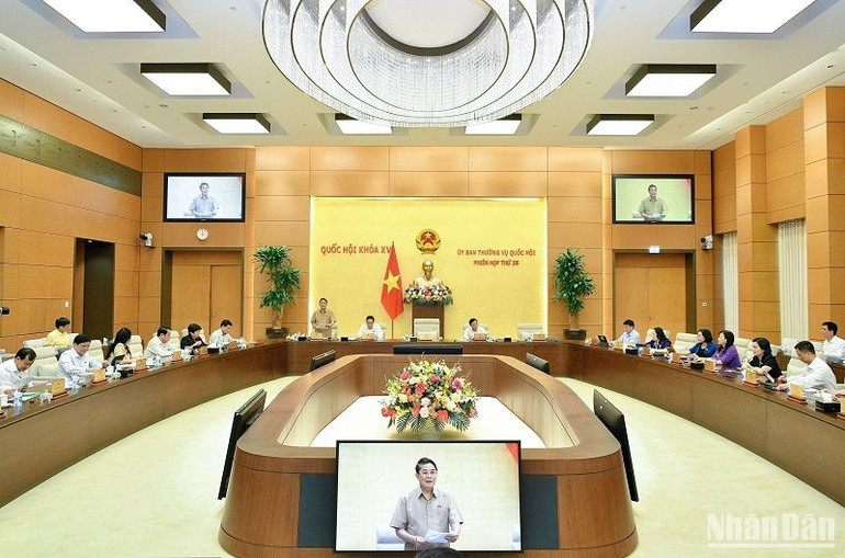 Phó Chủ tịch Quốc hội Nguyễn Đức Hải điều hành nội dung thảo luận. (Ảnh: DUY LINH)