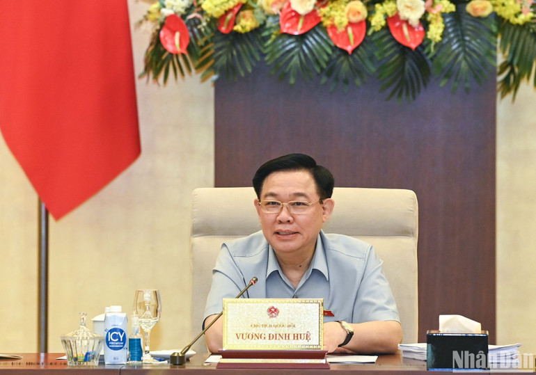 Chủ tịch Quốc hội Vương Đình Huệ phát biểu ý kiến tại phiên họp. (Ảnh: DUY LINH)