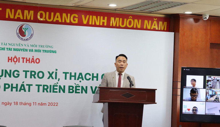 TS Đào Xuân Hưng, Tổng Biên tập Tạp chí Tài nguyên và Môi trường phát biểu khai mạc Hội thảo.