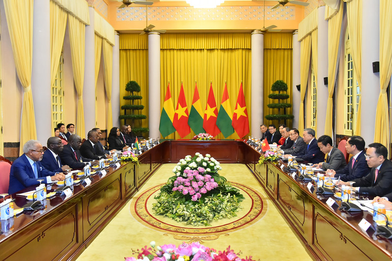 Quang cảnh buổi hội đàm. (Ảnh: THỦY NGUYÊN)