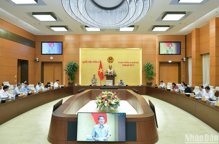 Quang cảnh phiên họp. (Ảnh: DUY LINH)