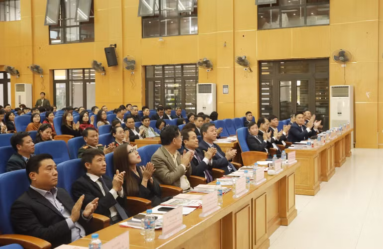 Các đại biểu dự hội nghị. Các đại biểu dự hội nghị.