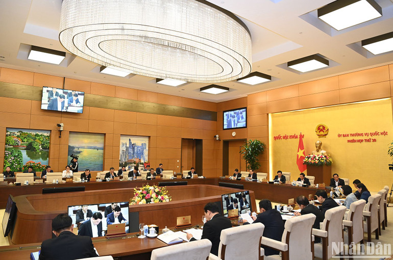 Quang cảnh phiên họp chiều 22/2. Ảnh: DUY LINH