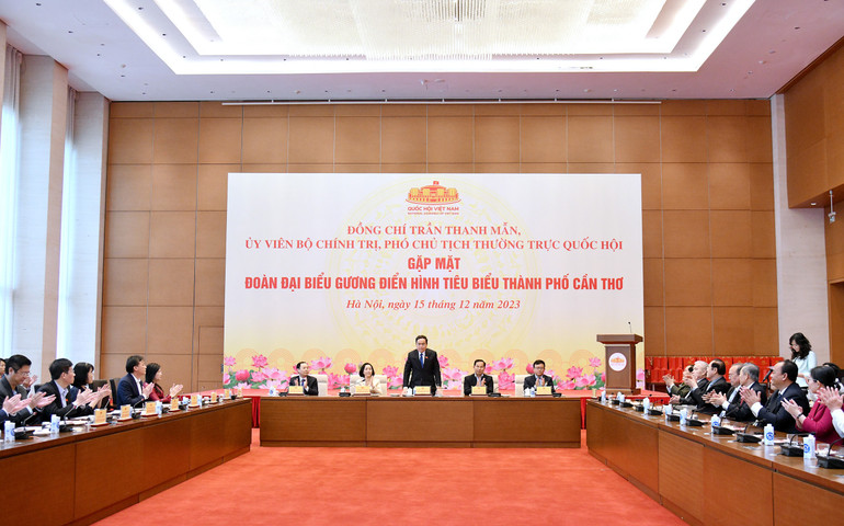 Toàn cảnh buổi gặp mặt. Toàn cảnh buổi gặp mặt.