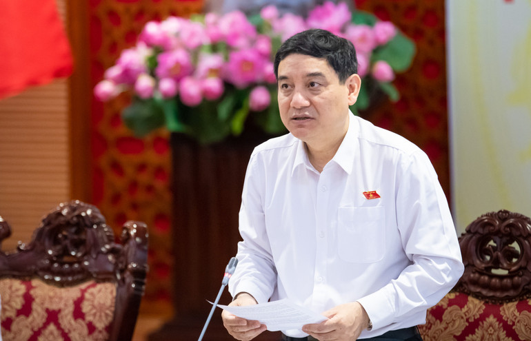 Chủ nhiệm Ủy ban Văn hóa và Xã hội Nguyễn Đắc Vinh phát biểu tại phiên họp. (Ảnh: Media Quốc hội)