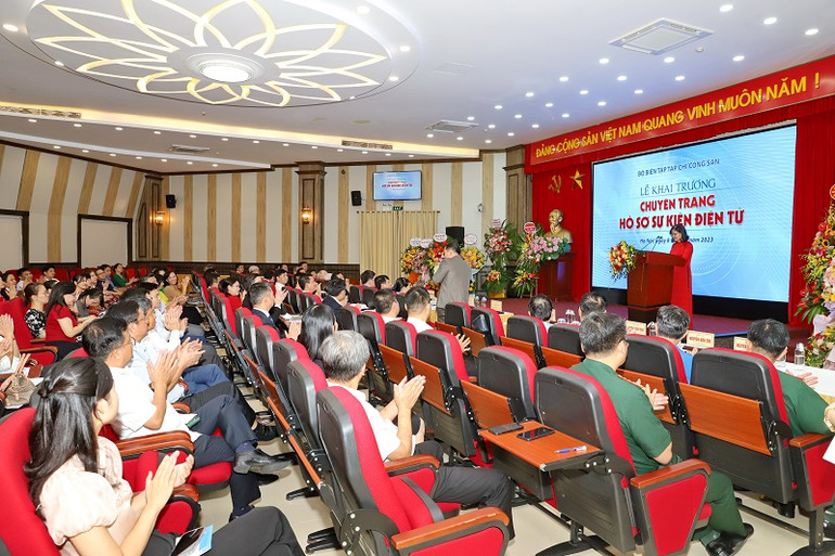 Quang cảnh Lễ khai trương Chuyên trang Hồ sơ sự kiện điện tử.